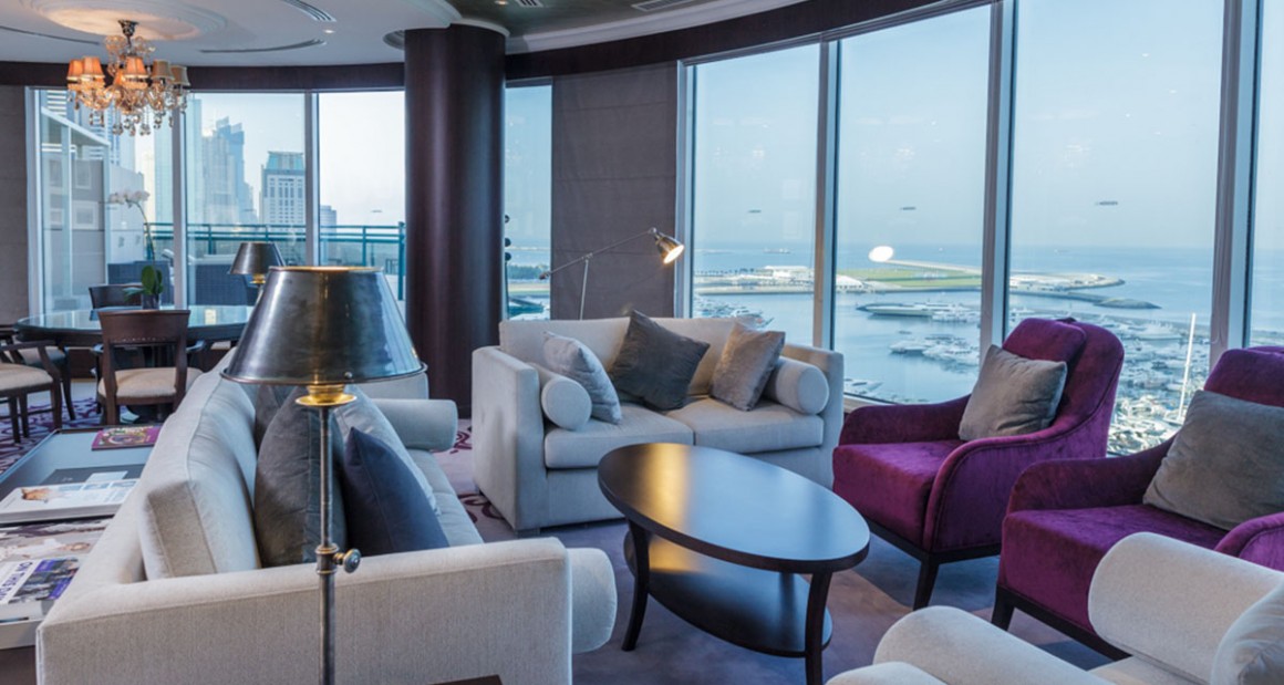 A comfortable corner overlooking the water. Photograph by Walter Shintani.
